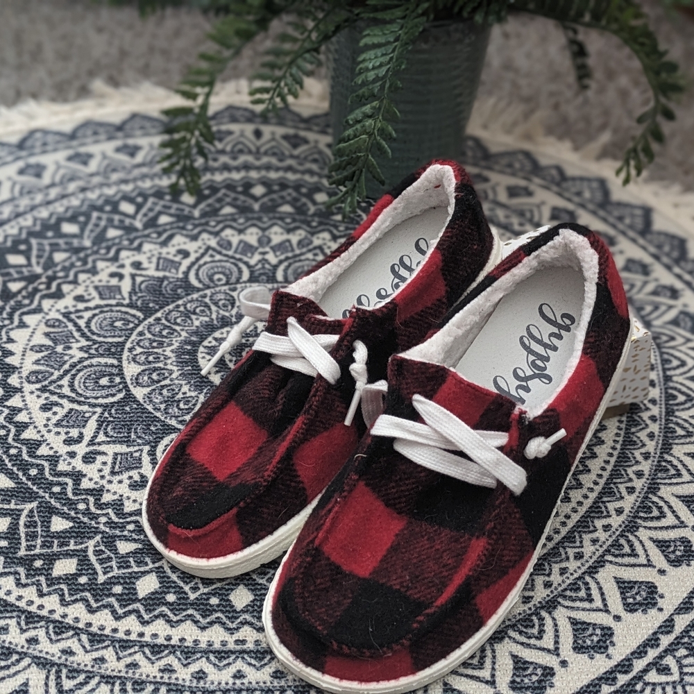Kid's Shoes: Gypsy Jazz.    buffalo plaid slip-ons, size 1Y.. EUC